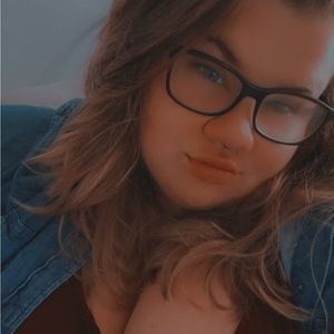 Meet your Posher, Selina